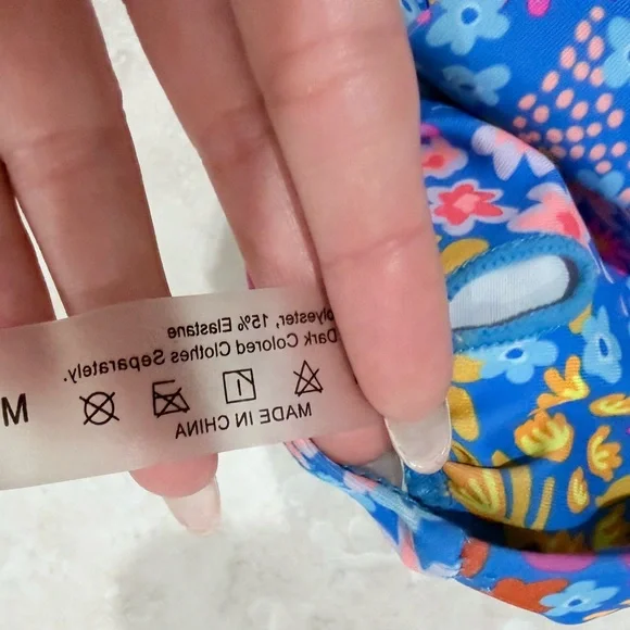 Multiple bikinis - Picture 3 of 3